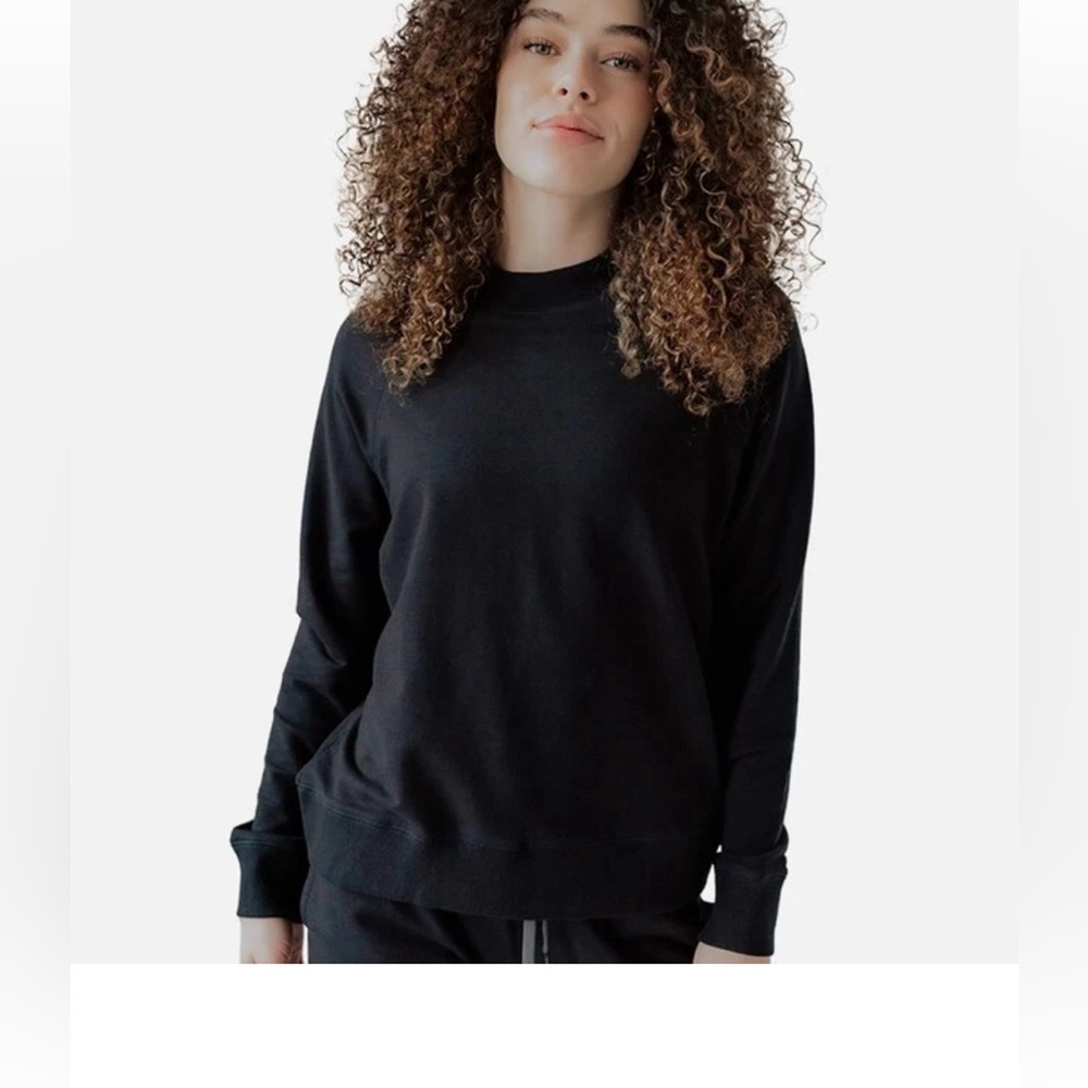 Black Crewneck Cariloha Bamboo Sweatshirt NWT Small
